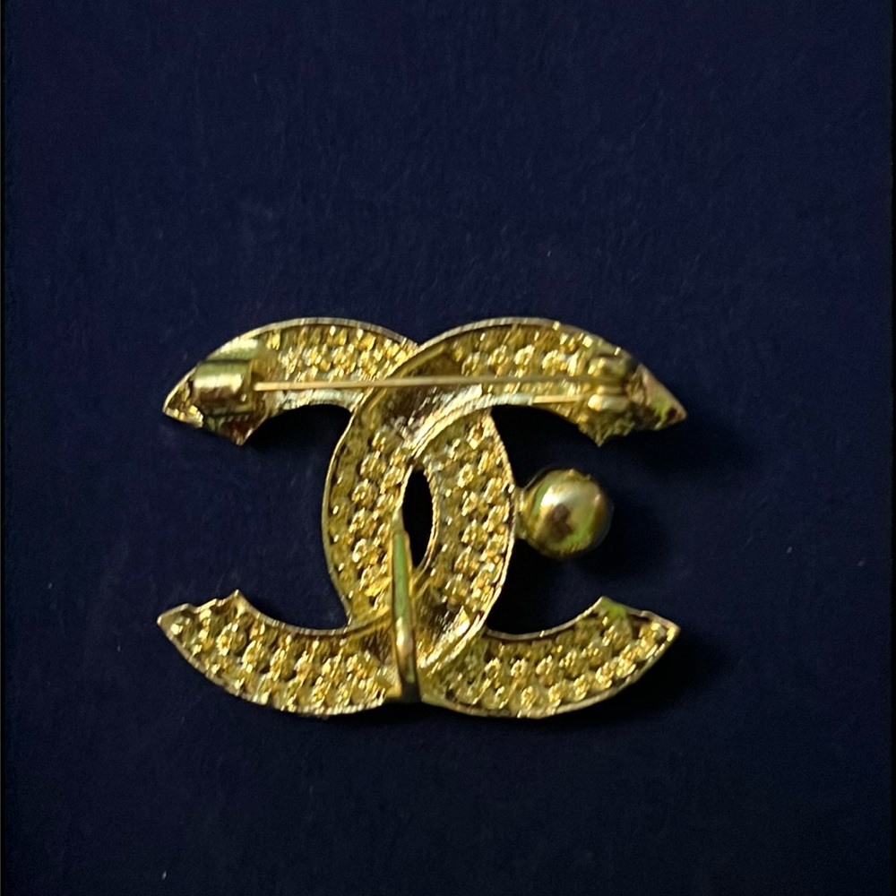 Brooch 6 - Picture 2 of 2